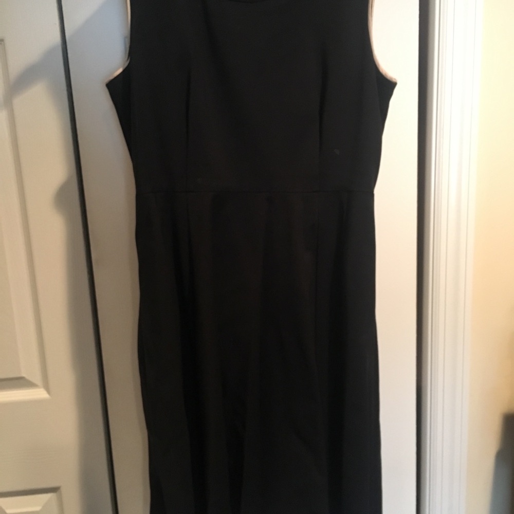 Kate Spade “Carol” Fit & Flare Black Dress Pockets - Picture 4 of 6